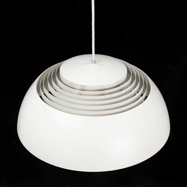 Arne Jacobsen, taklampa, "AJ Pendel", Louis Poulsen, Danmark.