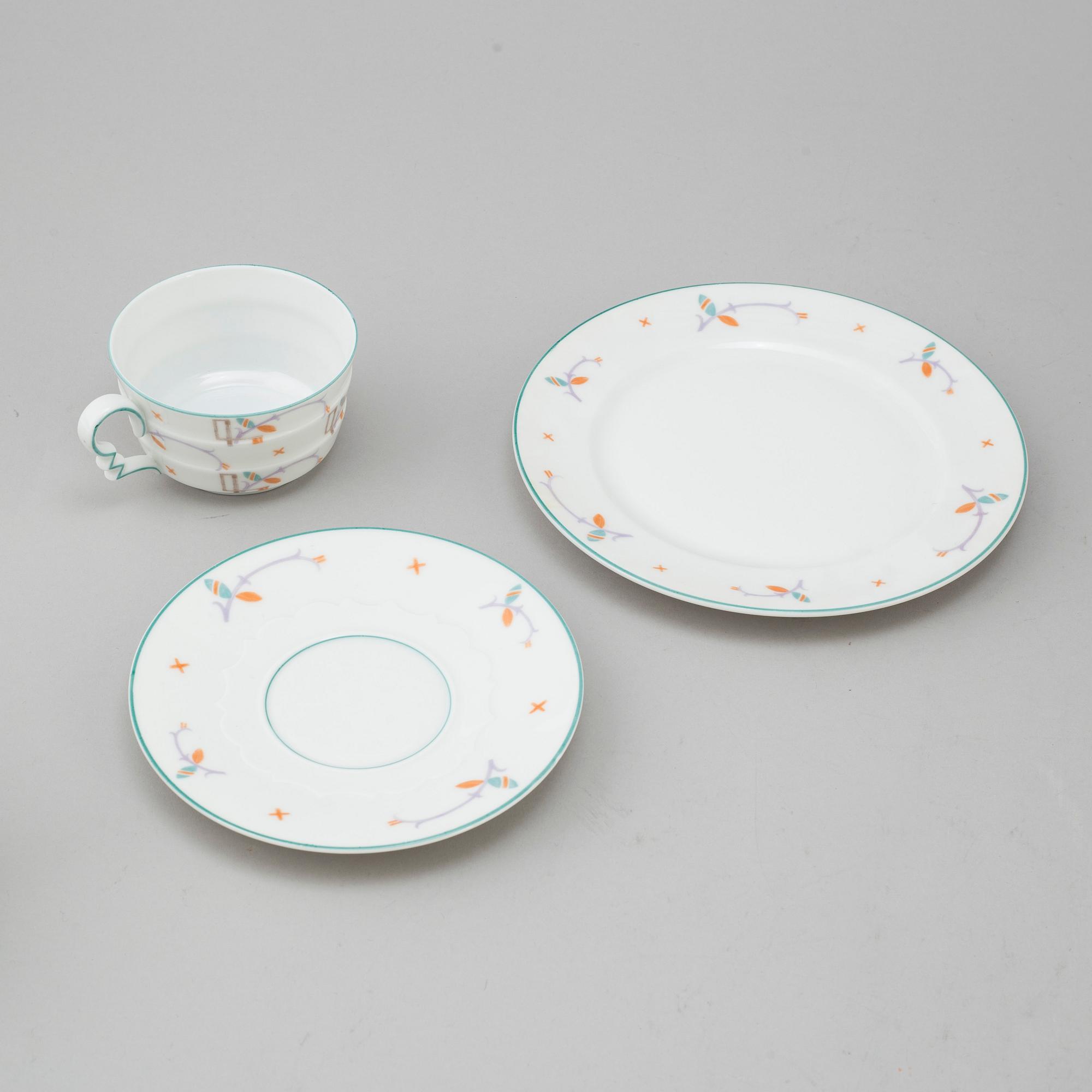 A ROSENTHAL MID 20TH  CENTURY PORCELAIN TEA SET, 17 PIECES.