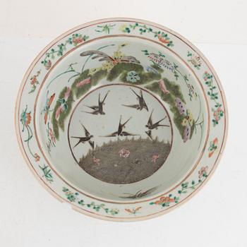 A Chinese famille rose basin / bowl, 20th century.