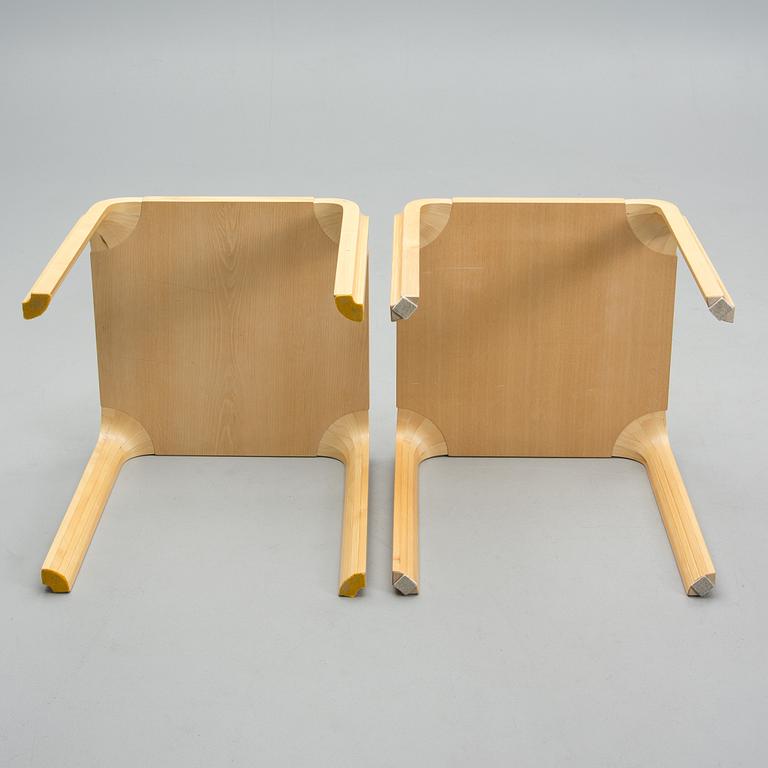 ALVAR AALTO, A PAIR OF STOOLS. X601. Artek. 1960/70´s.