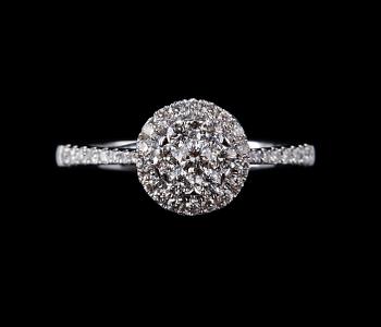 562. SORMUS, briljanttihiottuja timantteja n. 0.50 ct. 18K valkokultaa. Paino 3,3 g.