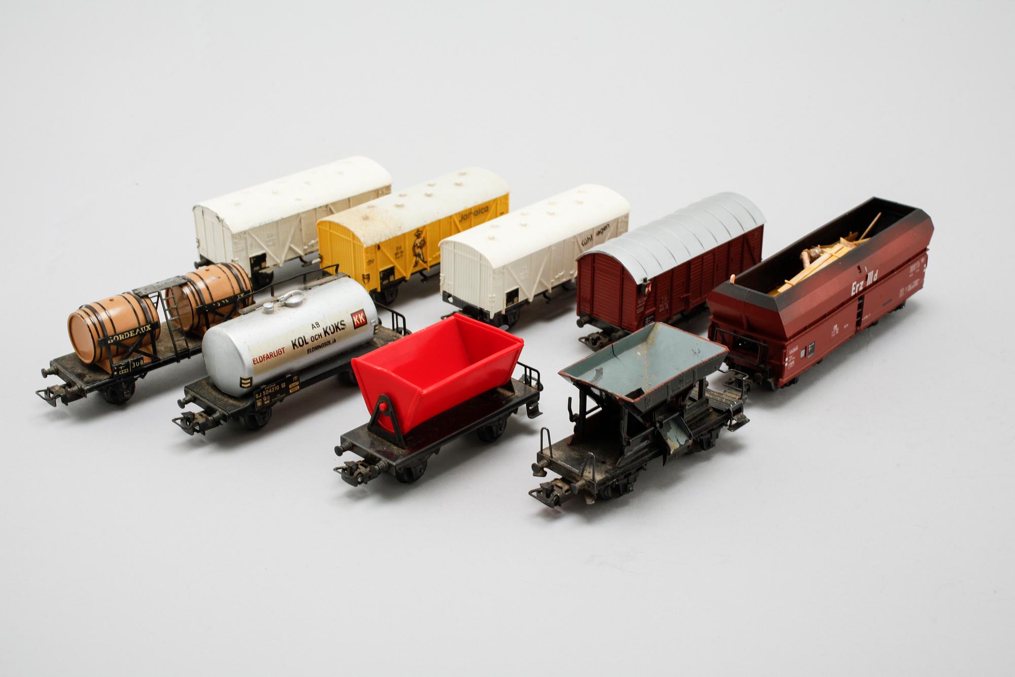 PARTI MODELLTÅG, 29 delar, huvudsakligen Märklin, Tyskland, 1900-talets andra hälft.