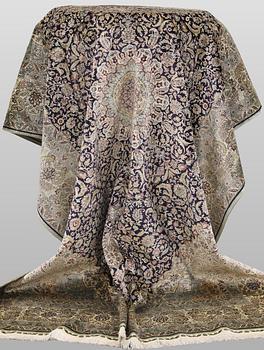 Matta, Orientalisk silke, 275 x 185 cm.