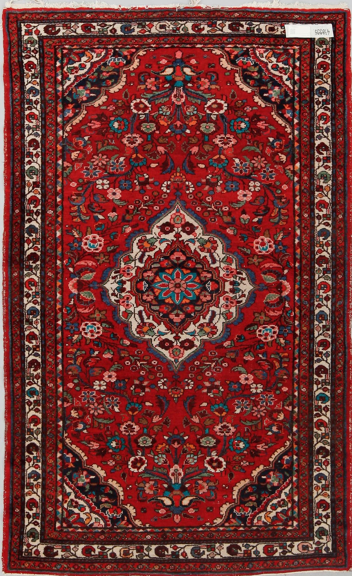 MATTA, orient, old. 213 x 140 cm.