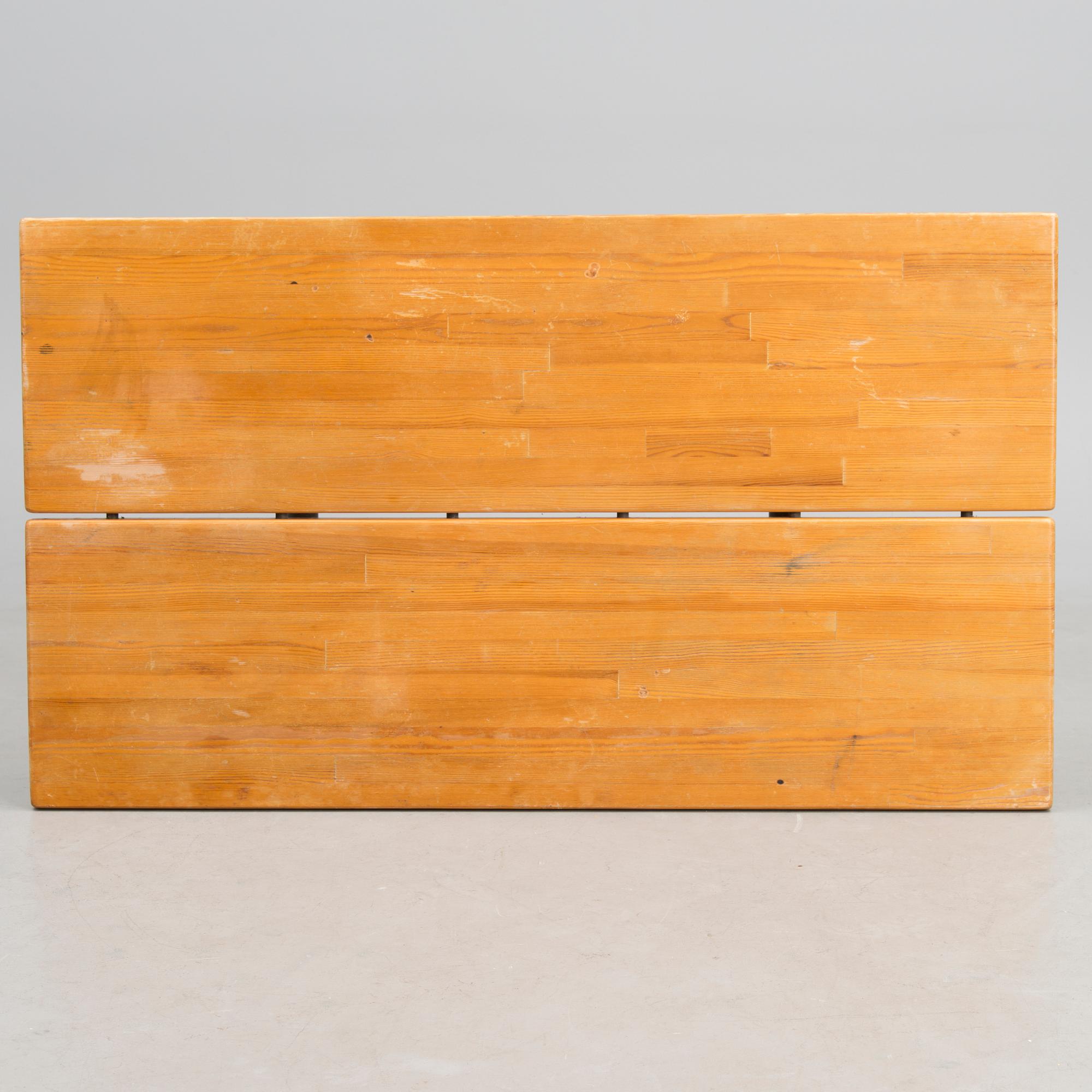 ILMARI TAPIOVAARA, bord, "Pirkka", Laukaan Puu 1960-tal.