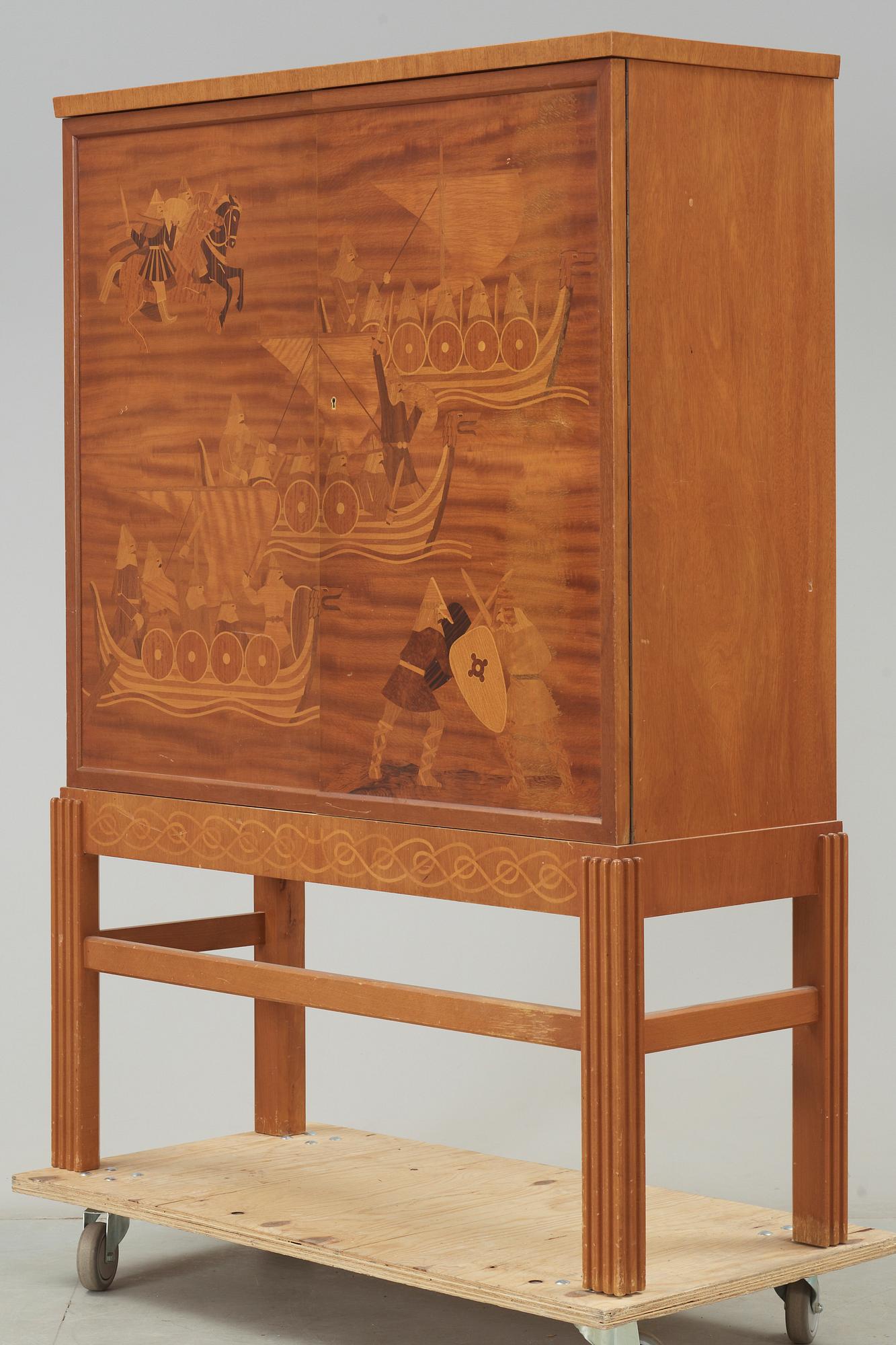 SKÅP, "Vikingar", Erik Mattsson, Mjölby Intarsia, A.B Westbergs Möbler i Tranås, 1940-tal.