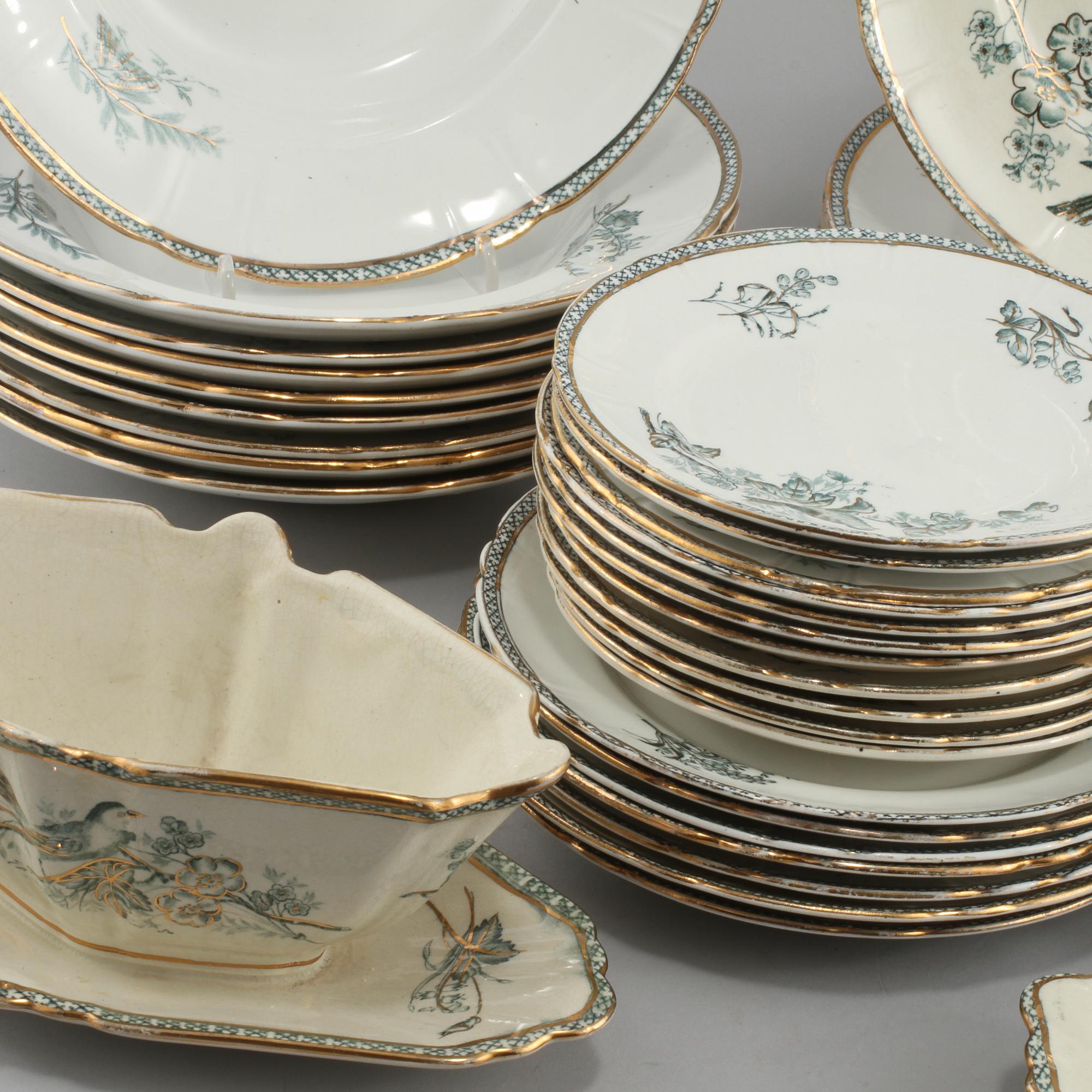 SERVISDELAR, 58 delar, flintgods, "Wexiö", Gustafsberg, 1900-talets början.