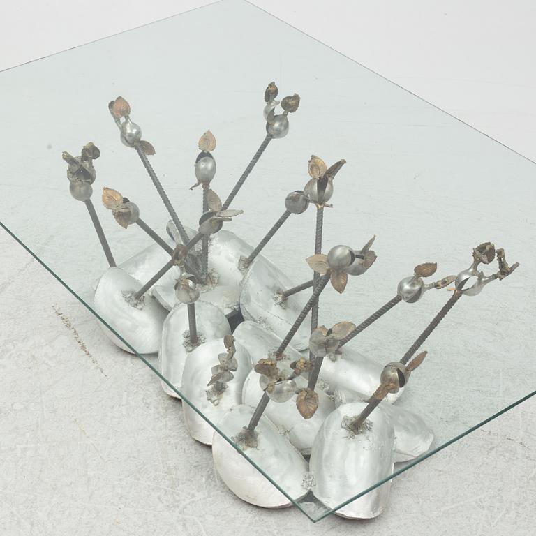 Renaud Vassas, a coffee table.