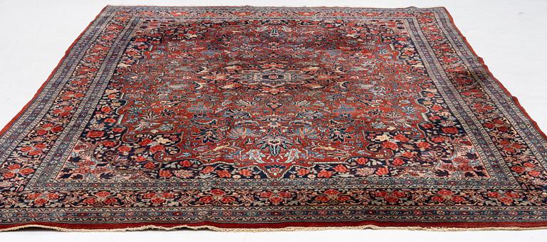 A semi-antique Bidjar carpet, c. 356 x 266 cm.