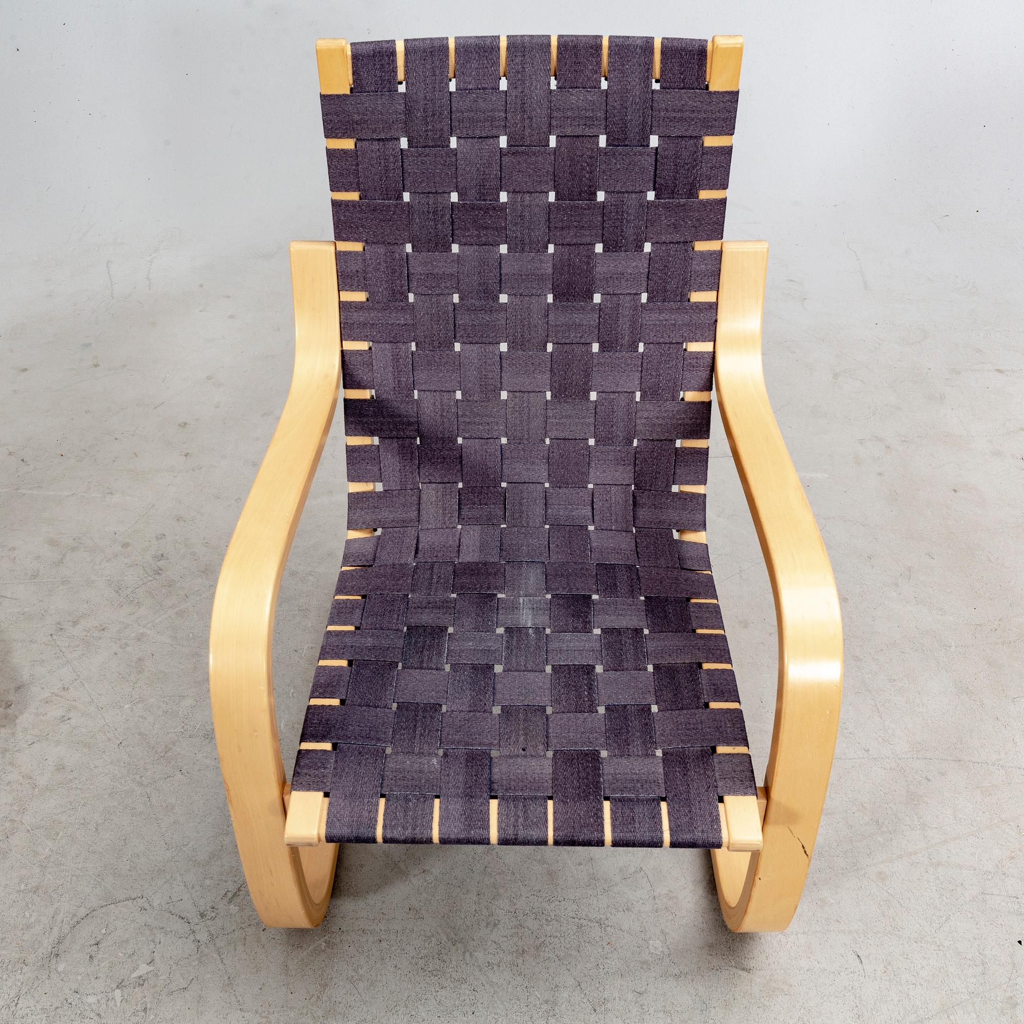 Alvar Aalto, fåtöljer ett par modellnr 406 Finland 2000-tal.