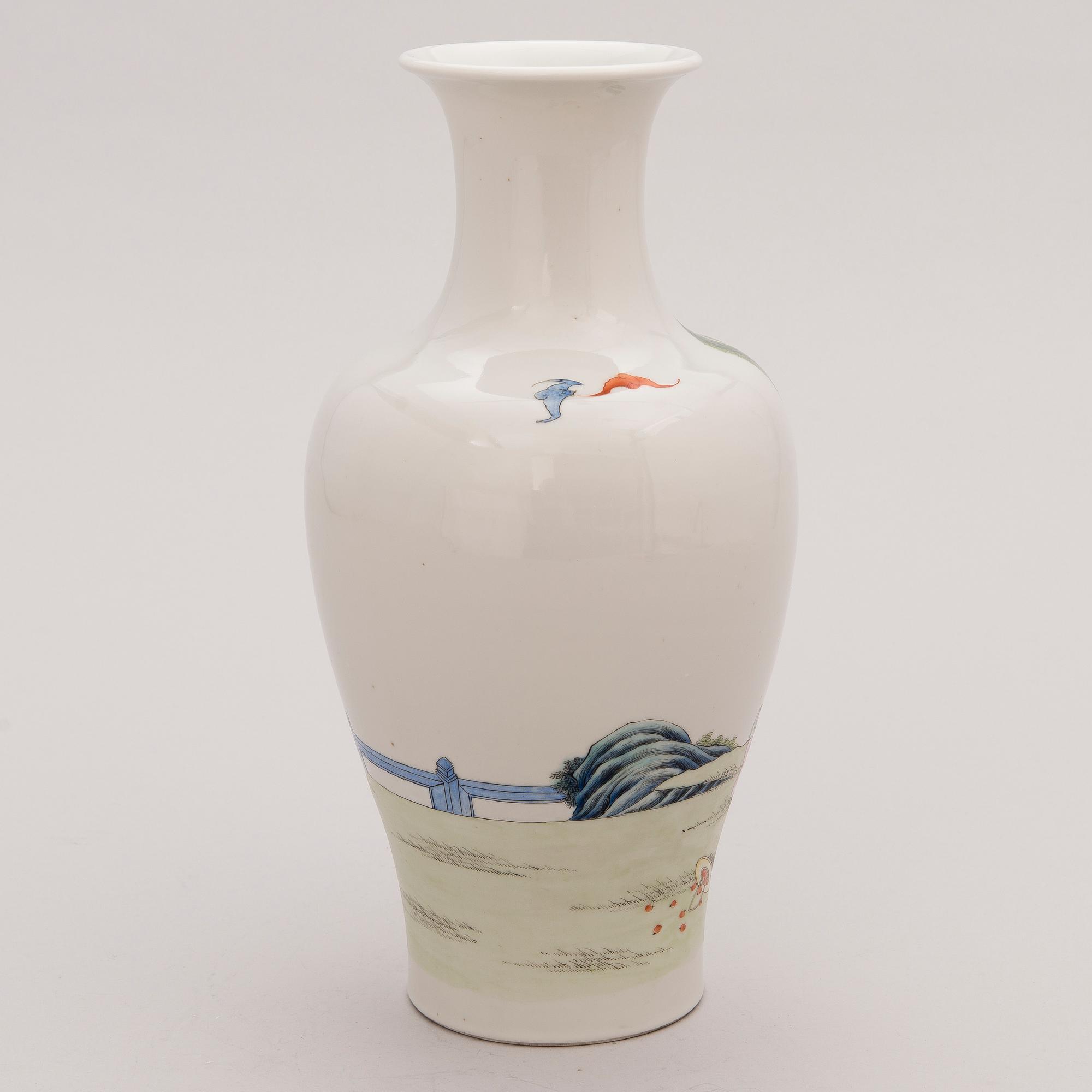 A mid 20th century Chinese vase.