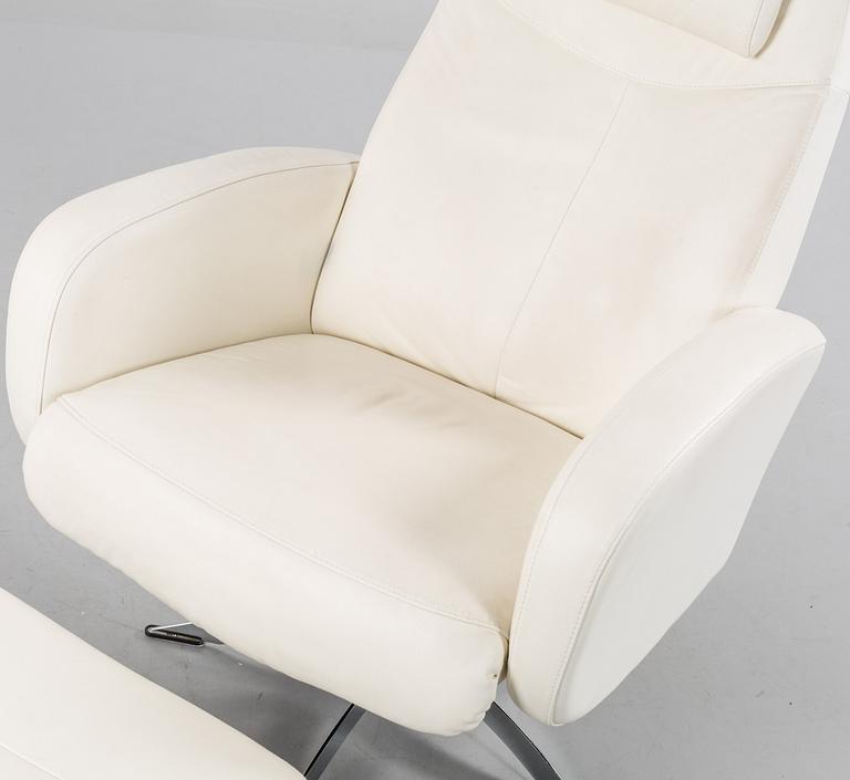 A HJORT KNUDSEN "OPUS" SWIVEL CHAIR. 21TH CENTURY.