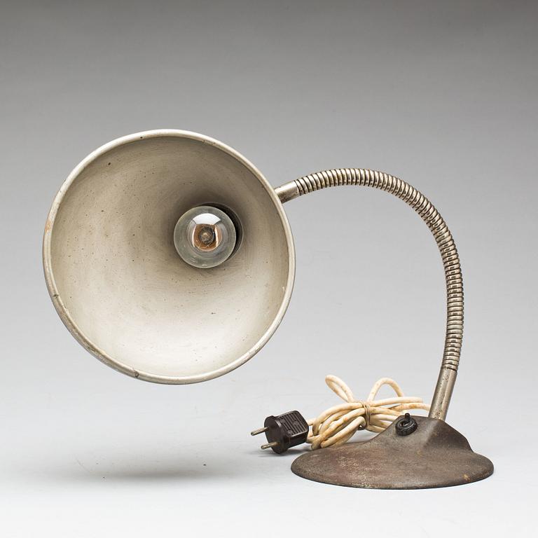 SKRIVBORDSLAMPA, Bauhaus, 1900-talets första hälft.