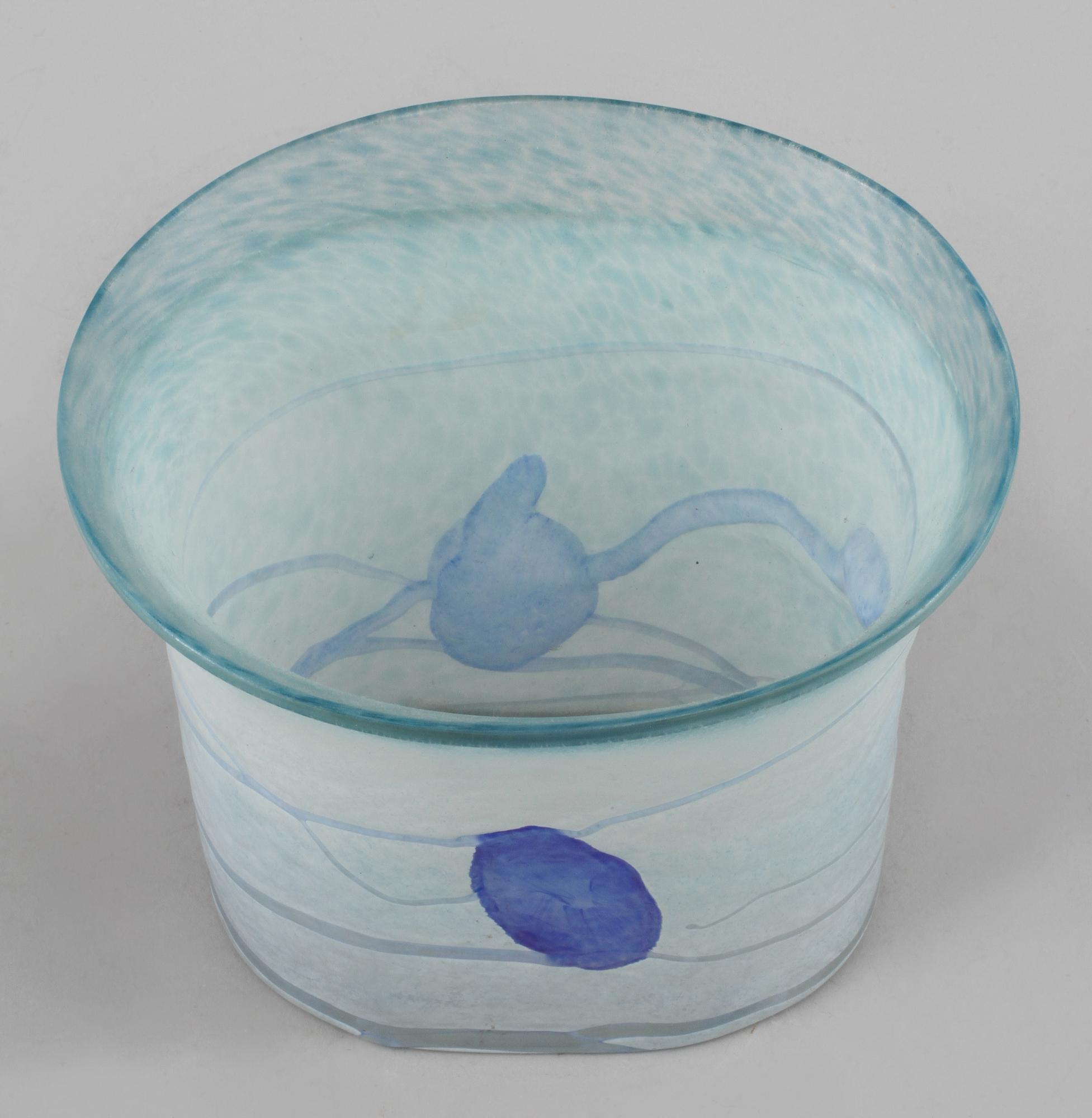 FLASKOR, 2 st, VAS samt SKÅL, glas, Bertil Vallien, Kosta Boda, två signerade delar.