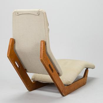 Ilmari Tapiovaara, lepotuoli, "Pyöriäinen" (Dolphin chair) Skanno 1960-luvun alku.