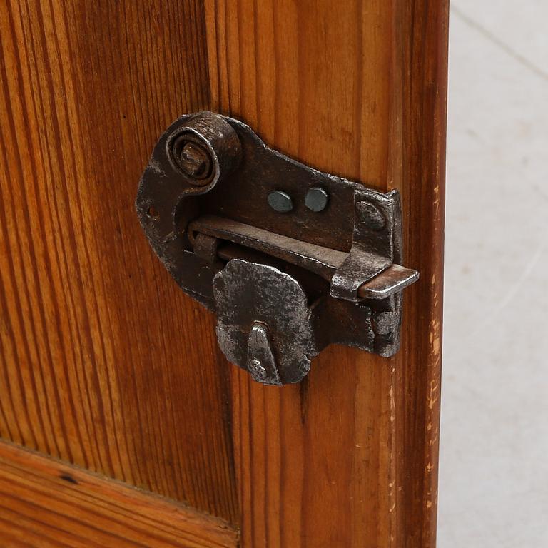 HÄNGSKÅP, allmoge, 1700-/1800-tal.