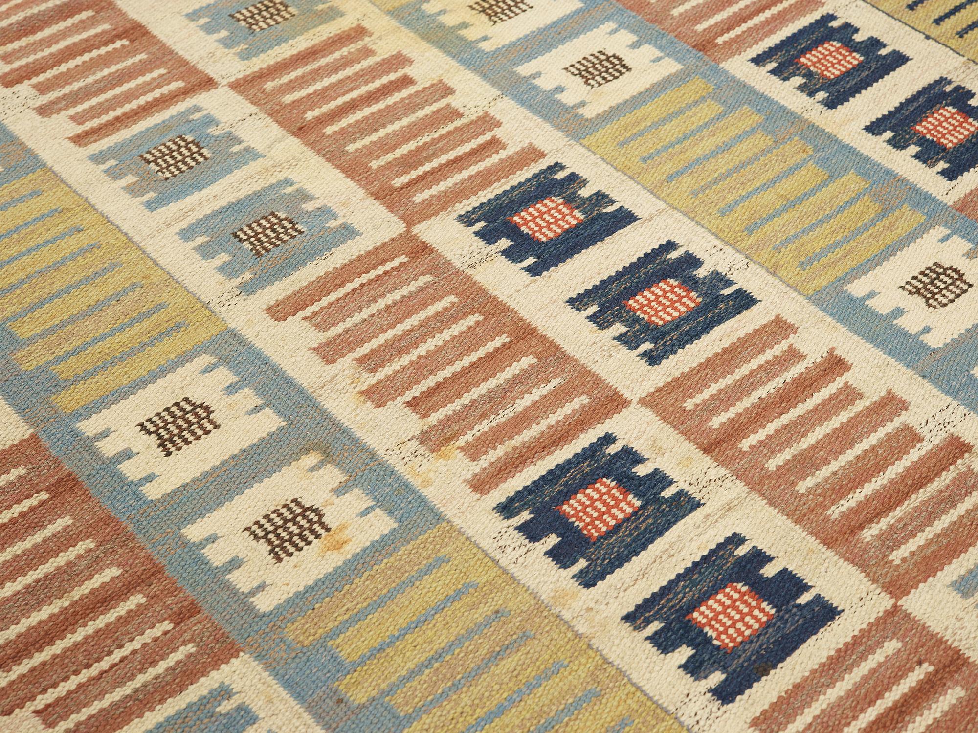 MÄRTA MÅÅS-FJETTERSTRÖM, a carpet, flat weave, 301,5 x 202,5 cm, "Porslinsmattan", signed AB MMF.