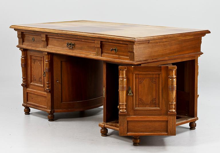 SKRIVBORD, nyrenässans, 1800/1900-tal.