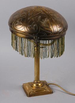 BORDSLAMPA, mässing, jugend, 1900-talets början.