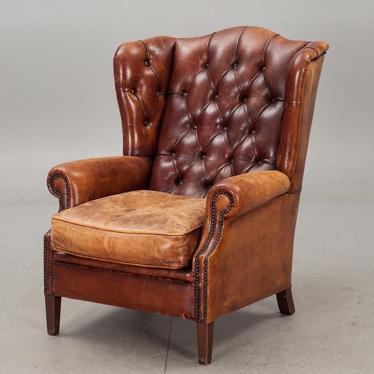 ÖRONLAPPSFÅTÖLJ, 1900-talets andra hälft.