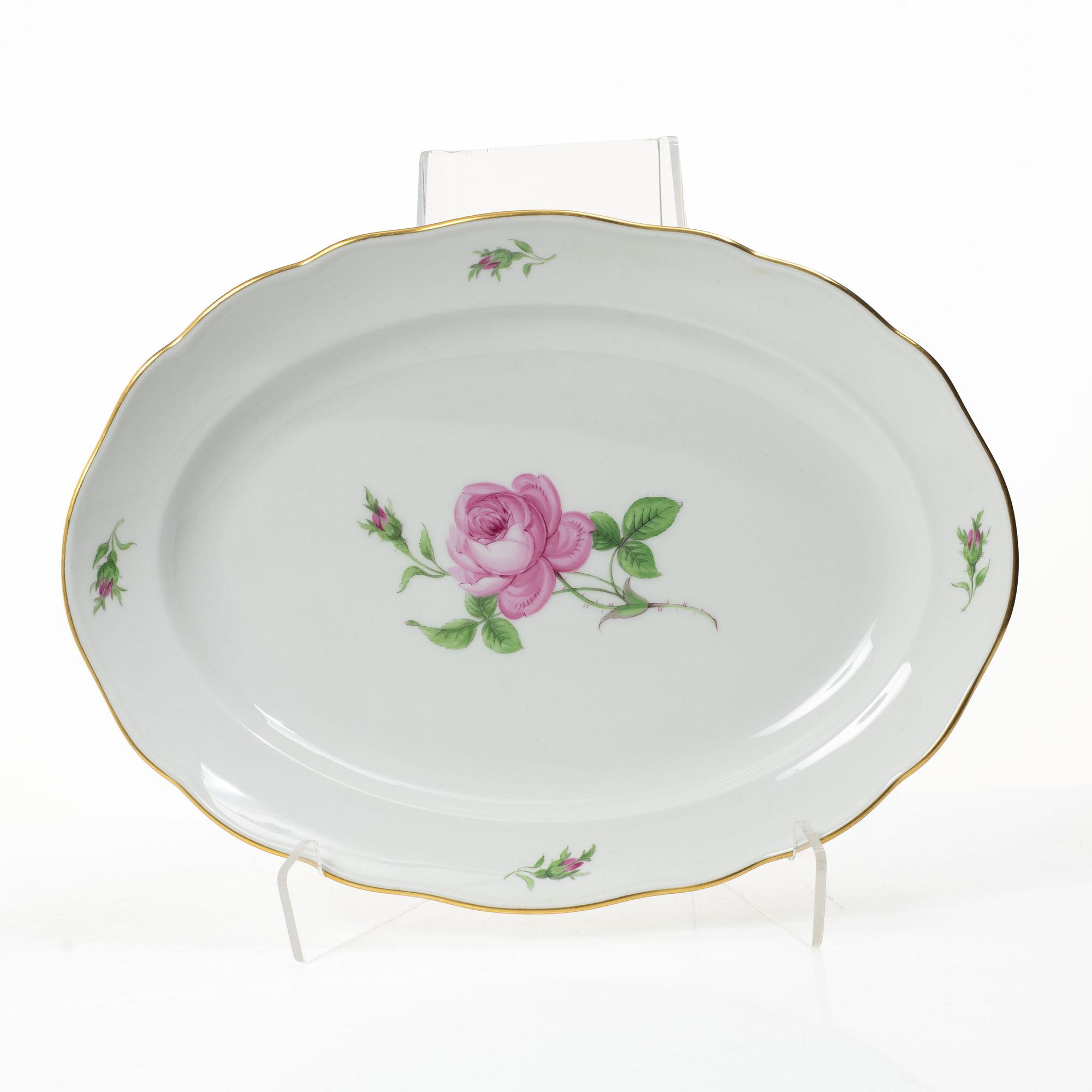 Meissen, A 55 piece "Meissen Rose" (Rote rose/Meissener rose) porcelain dinner service, 20th century.