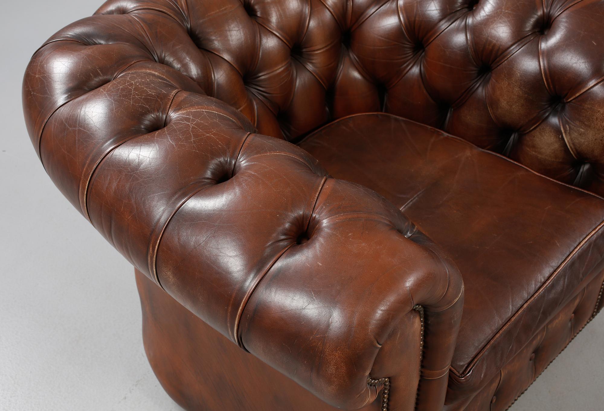 FÅTÖLJ, Chesterfieldmodell, 1900-talets fjärde kvartal.