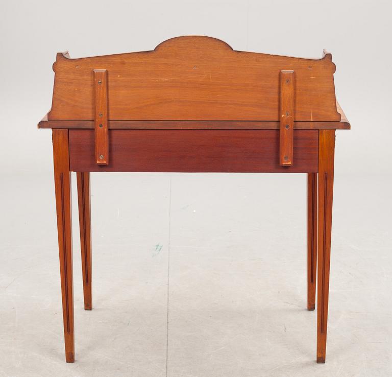 SKRIVBORD, sengustaviansk stil, 1900-talets första hälft.