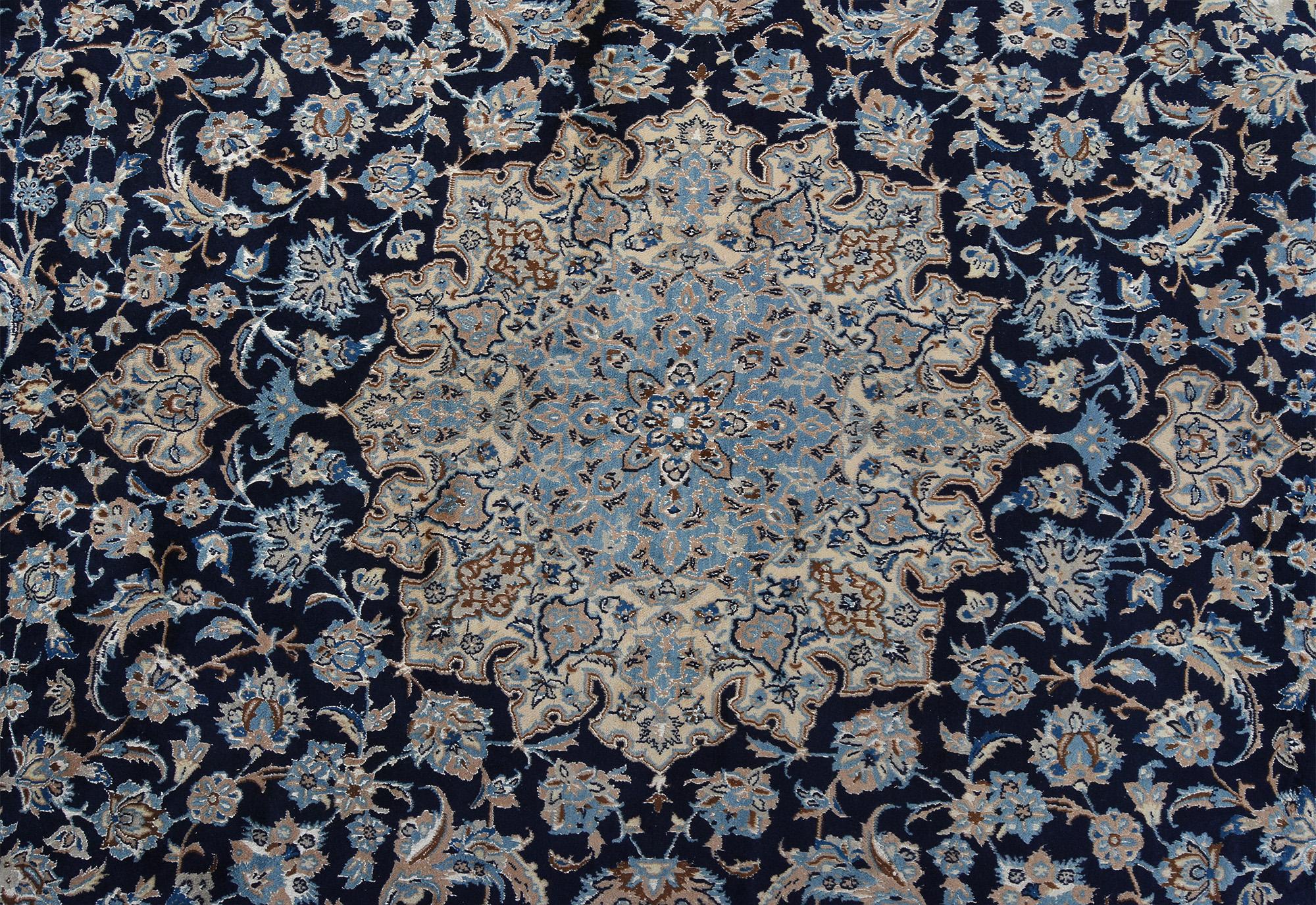 CARPET, Nain, 9 LAA, ca 404 x 293 cm.