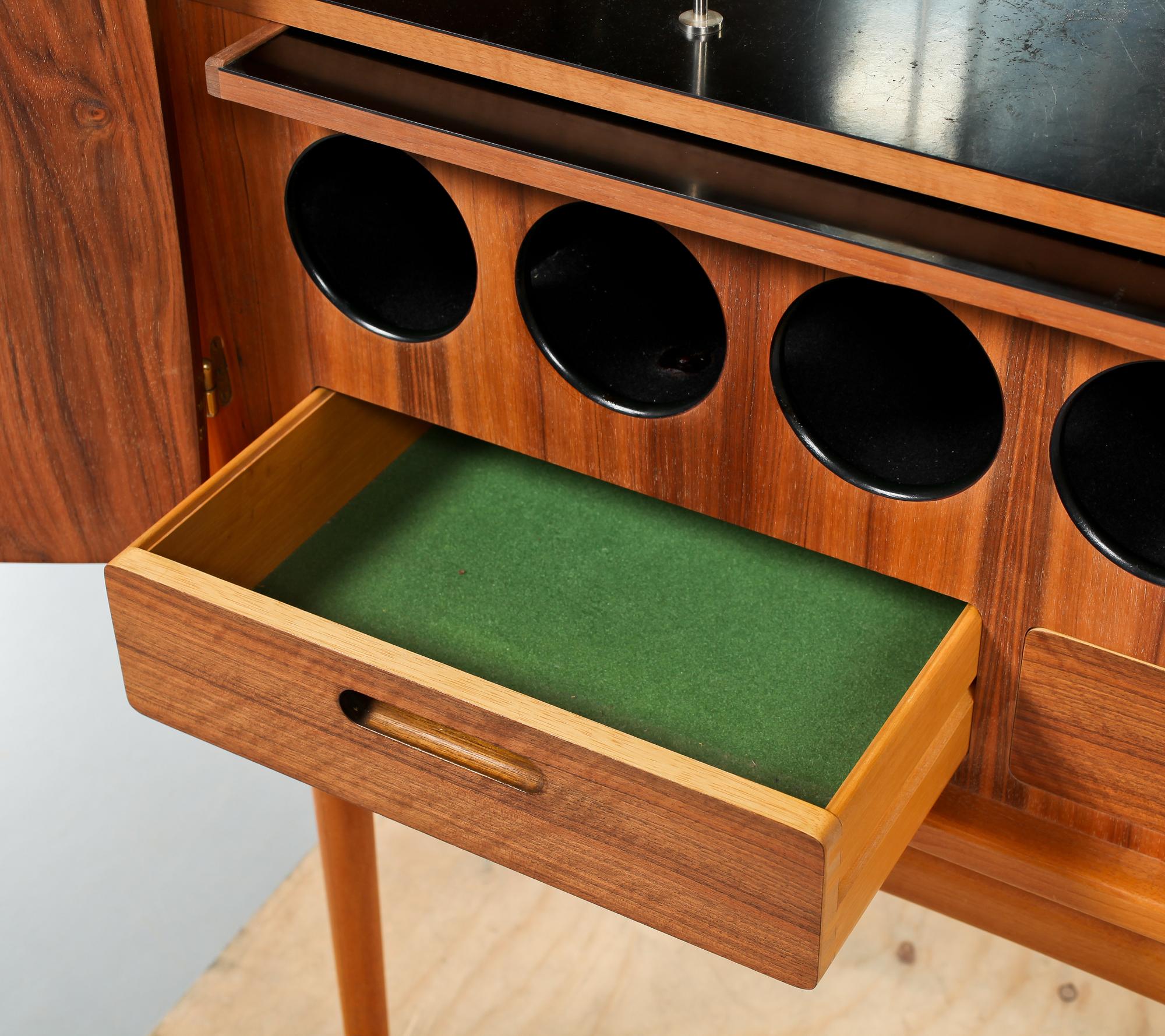 BARSKÅP, Baccus", Torbjørn Afdal, Mellemstrands Trevareindustri, Vigrestad, 1960-talets andra hälft.