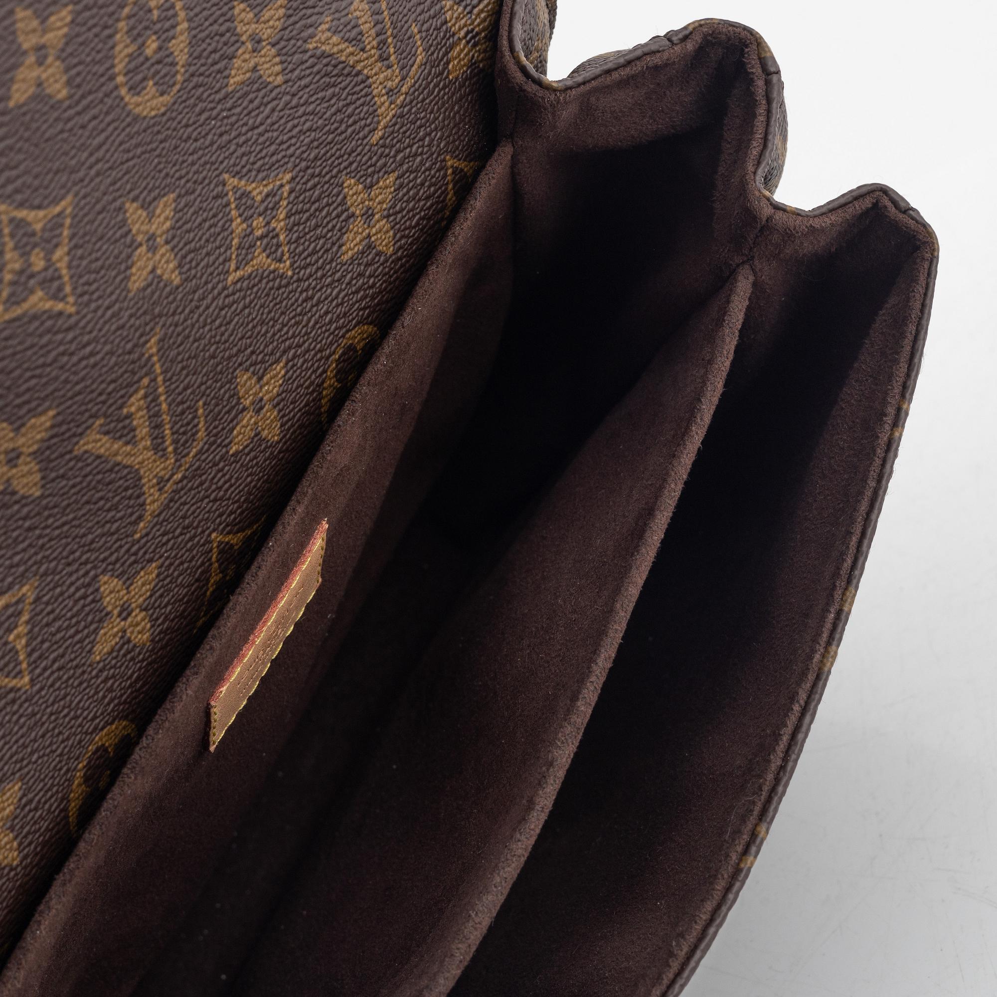 Louis Vuitton, a 'Pochette Metis' handbag with extra shoulder strap, 2020.