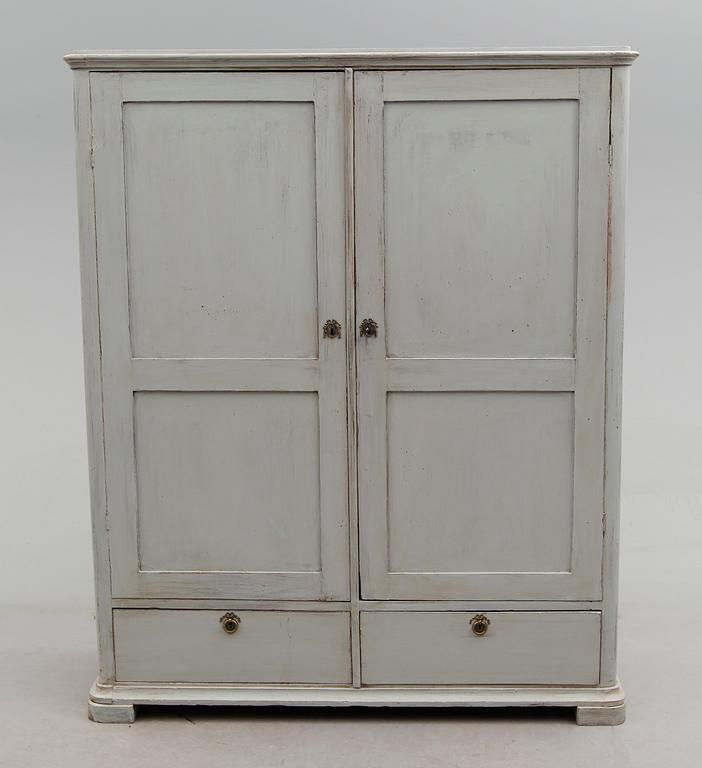 KLÄDSKÅP, 1800-talets mitt.