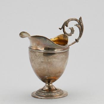 GRÄDDKANNA, silver, empire, troligen Ingemar Höglund Härnösand 1824. Vikt ca 165 gram.