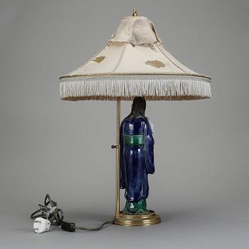 BORDSLAMPA, lergods och mässing, 1900-tal.