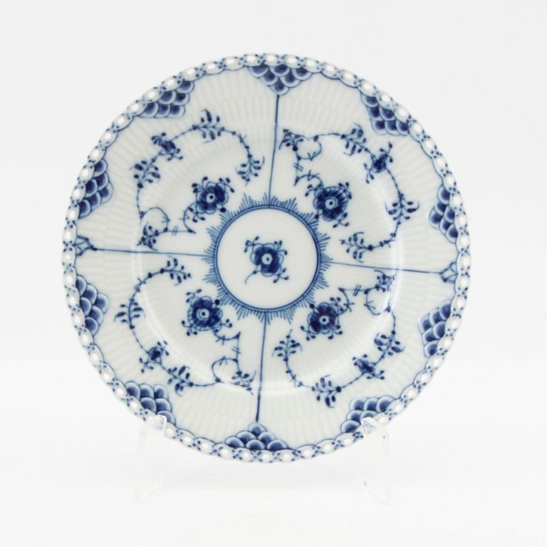 Servisdelar 19 dlr "Musselmalet" hel och havblonde Royal Copenhagen Danmark 1974-1999 porslin.