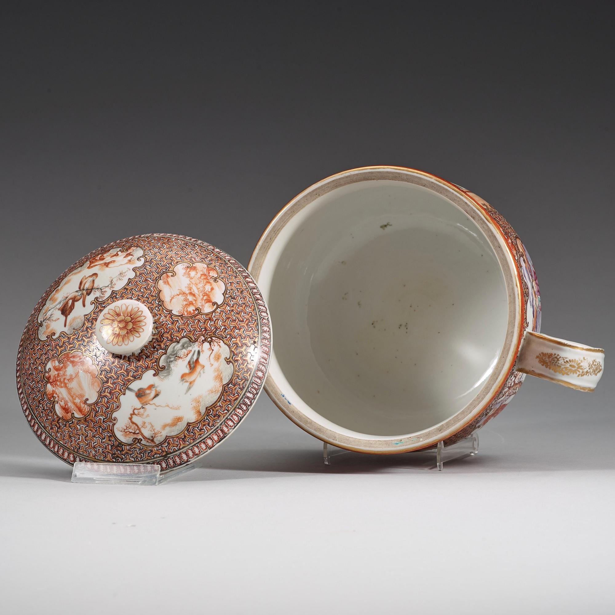 A famille rose chaimber pot with cover, Qing dynasty, Qianlong (1736-95).