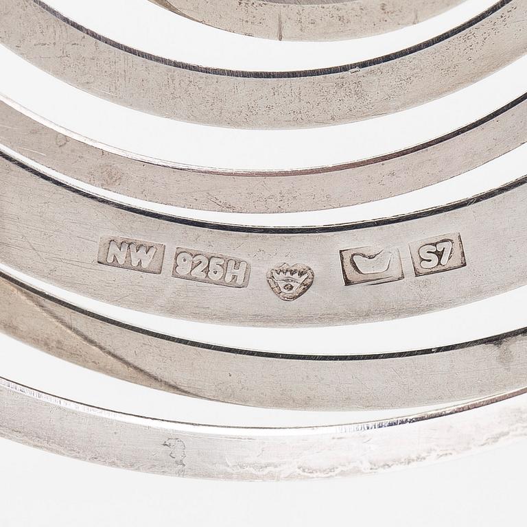 Tapio Wirkkala, hänge "Silvermåne", sterling silver, Westerback, Helsingfors 1971, kedja medföljer.