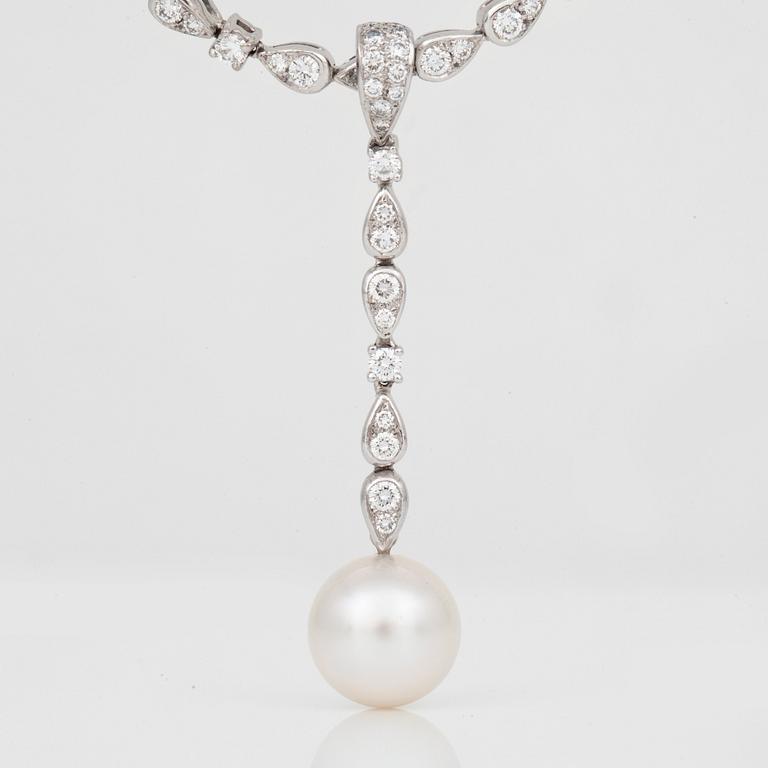 A Boucheron diamond, 5.89 cts in total, and cultured South Sea pearl, Ø 12.4 mm, necklace.