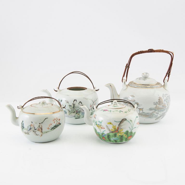 A set of four Chinese tea pots, 20th century.