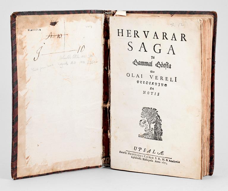 BÖCKER, 2 sambundna, bla "Hervarar Saga på gammal götska" red av Olov Verelius, Uppsala 1672.