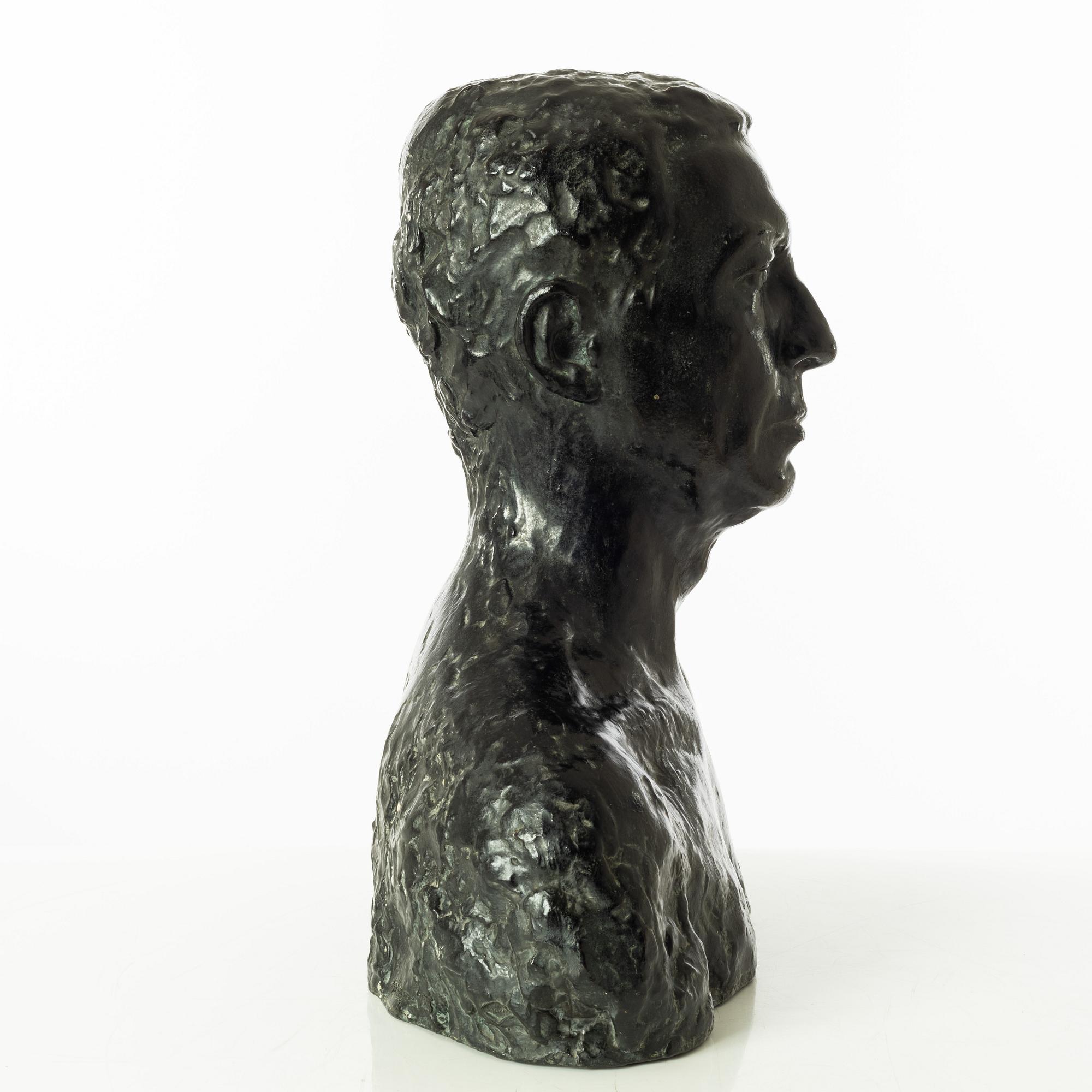 Gudmar Olovson, sculpture. Signed. Numbered. Foundry mark. Bronze, height 49 cm, length 42 cm.
