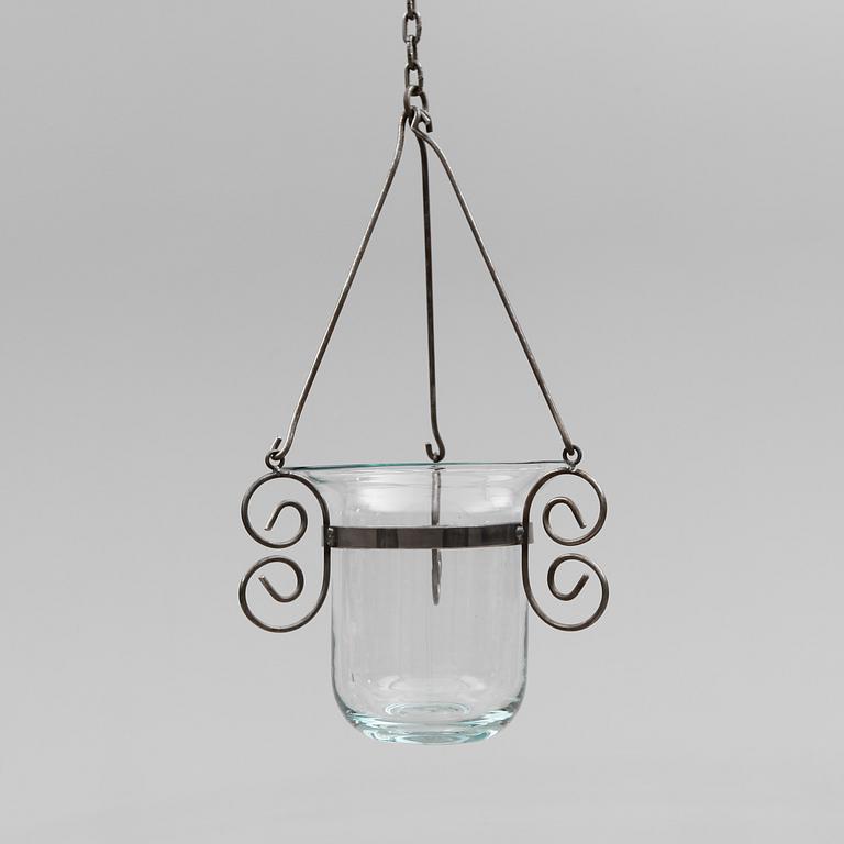 TAKLAMPA, smide, glaskupa. 1900-talets andra hälft. Höjd ca 55 cm.