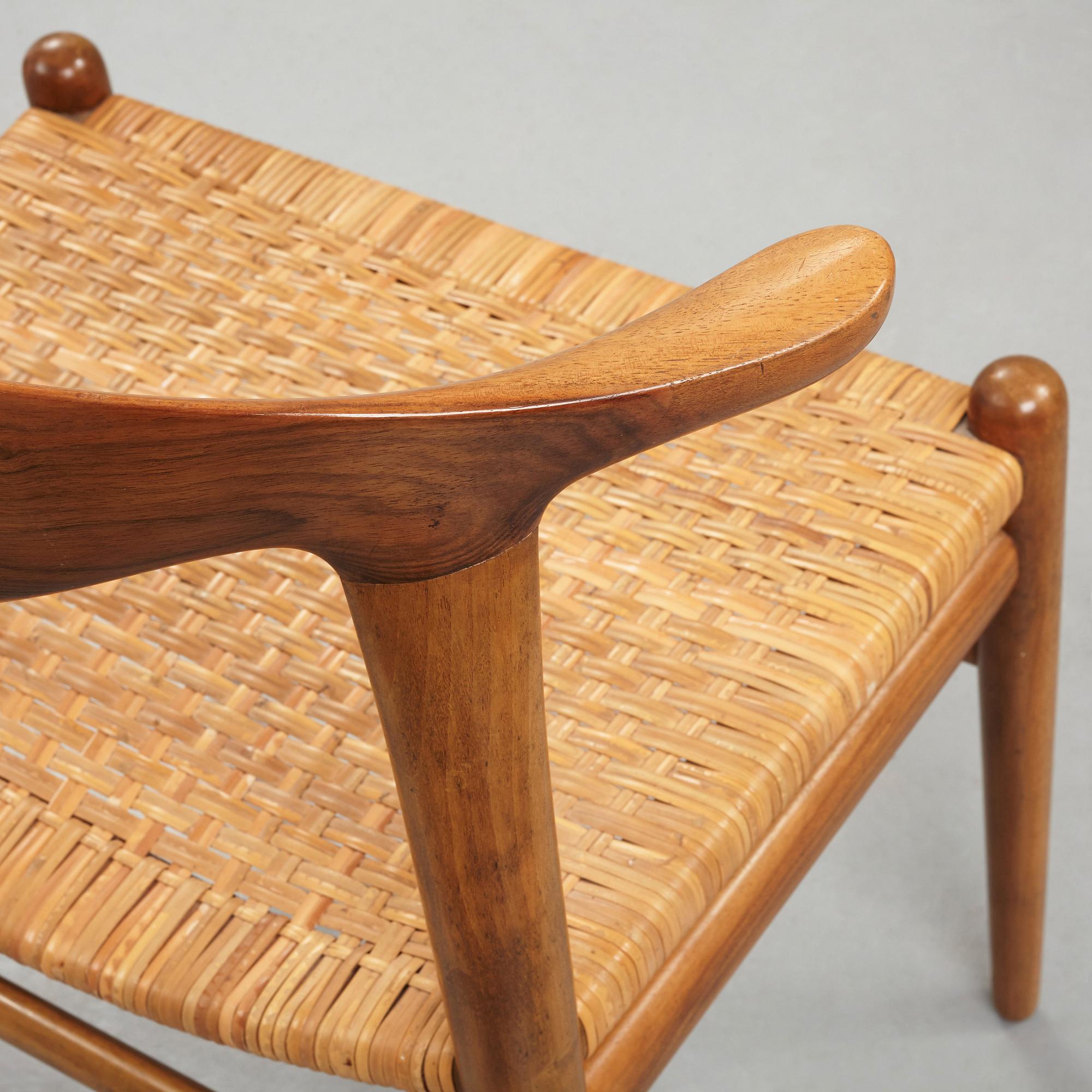 Hans J. Wegner, "Kohornsstolen/ Cowhorn chair", två stycken, "JH-505", Johannes Hansen, Danmark 1950-60.