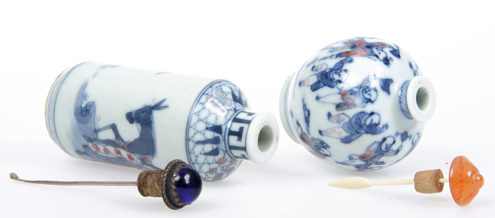 SNUSFLASKOR, 2 st, porslin, Kina, 1800-tal.