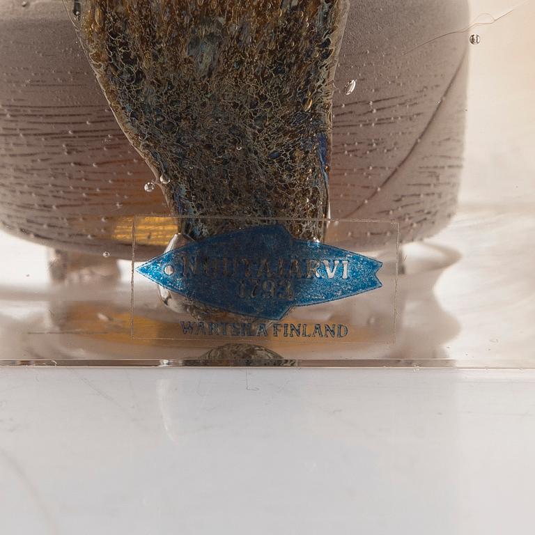 Oiva Toikka, årskub 1977, signerad Oiva Toikka, Nuutajärvi 1977, numrerad 32/2000.