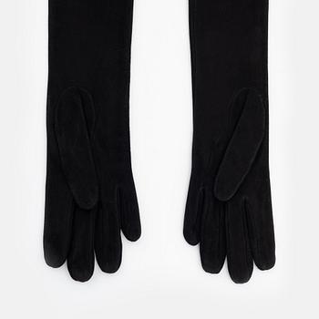 Yves Saint Laurent, a pair of long suede gloves, size 6.