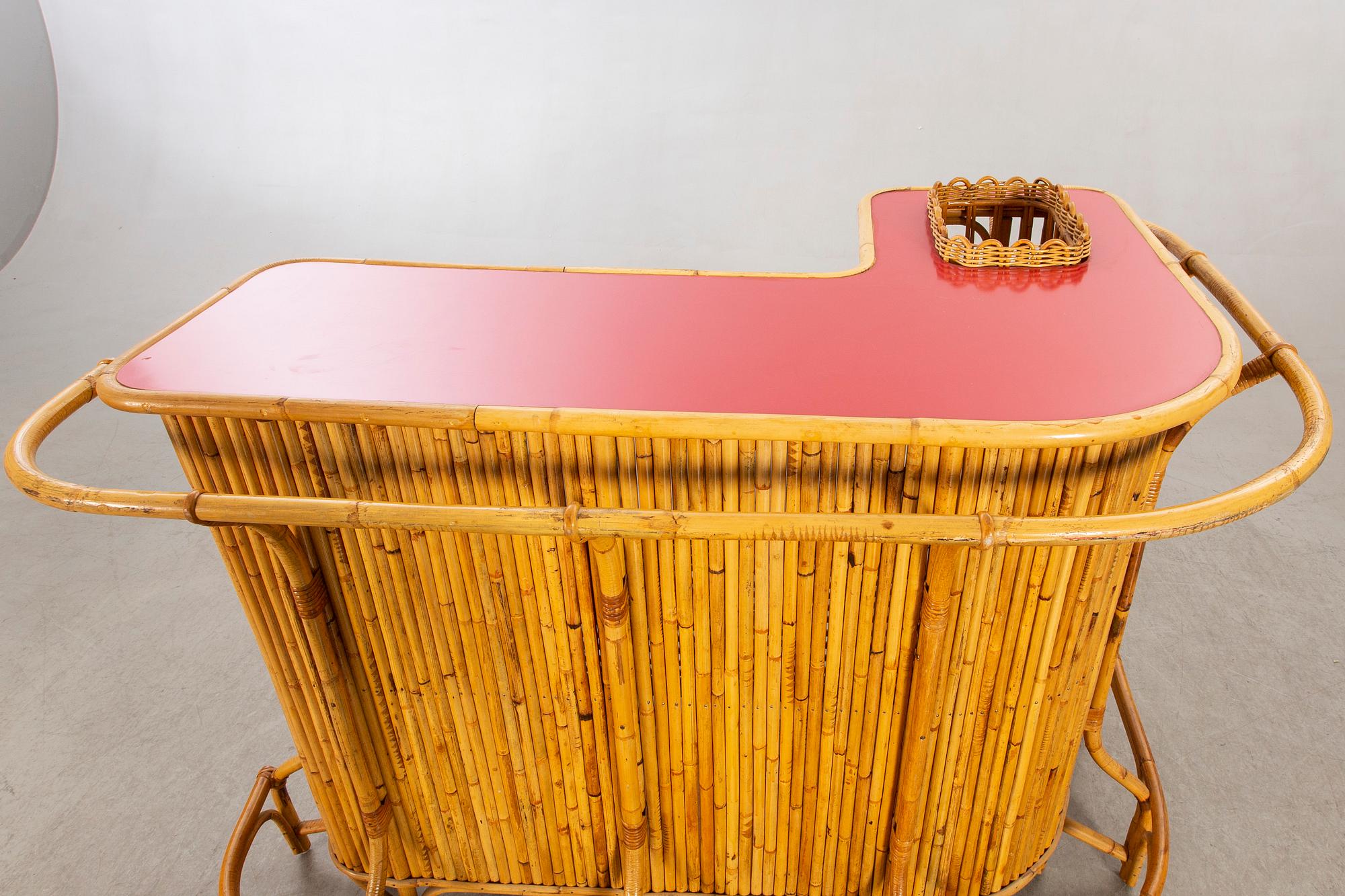 P.C Bonacina, Italien, Bar counter, 4 stools / bar stools, Bamboo, 1950s.