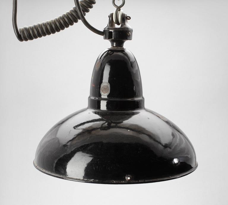 TAKLAMPOR, 2st, 1900-talets första hälft.