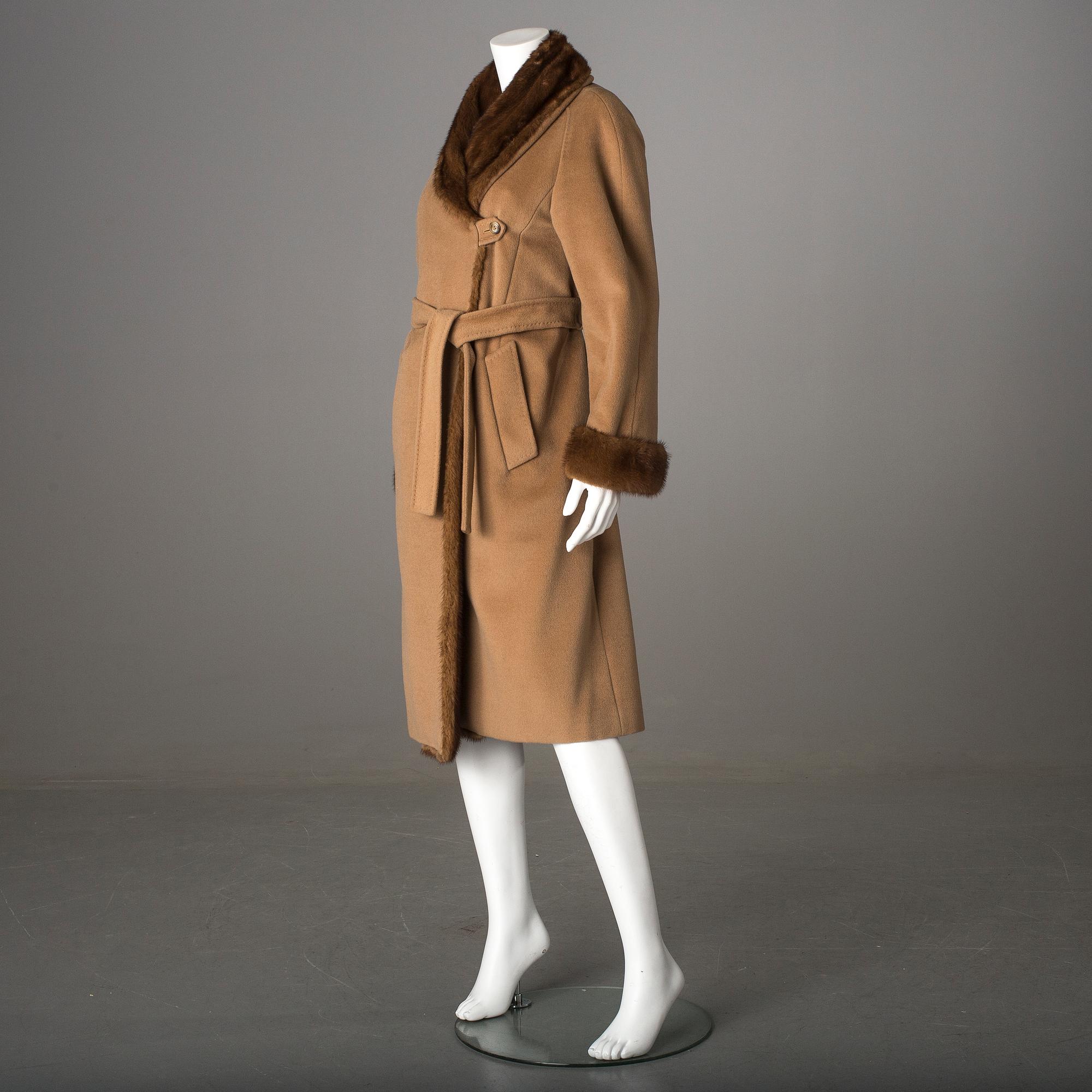 Max Mara Italian size 40. Bukowskis