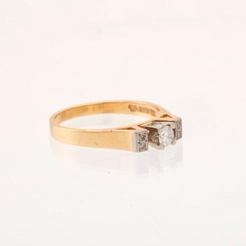 Ring in 18K white and red gold with round brilliant-cut and single-cut diamonds by G. Dahlgren & Co Malmö, 1967.