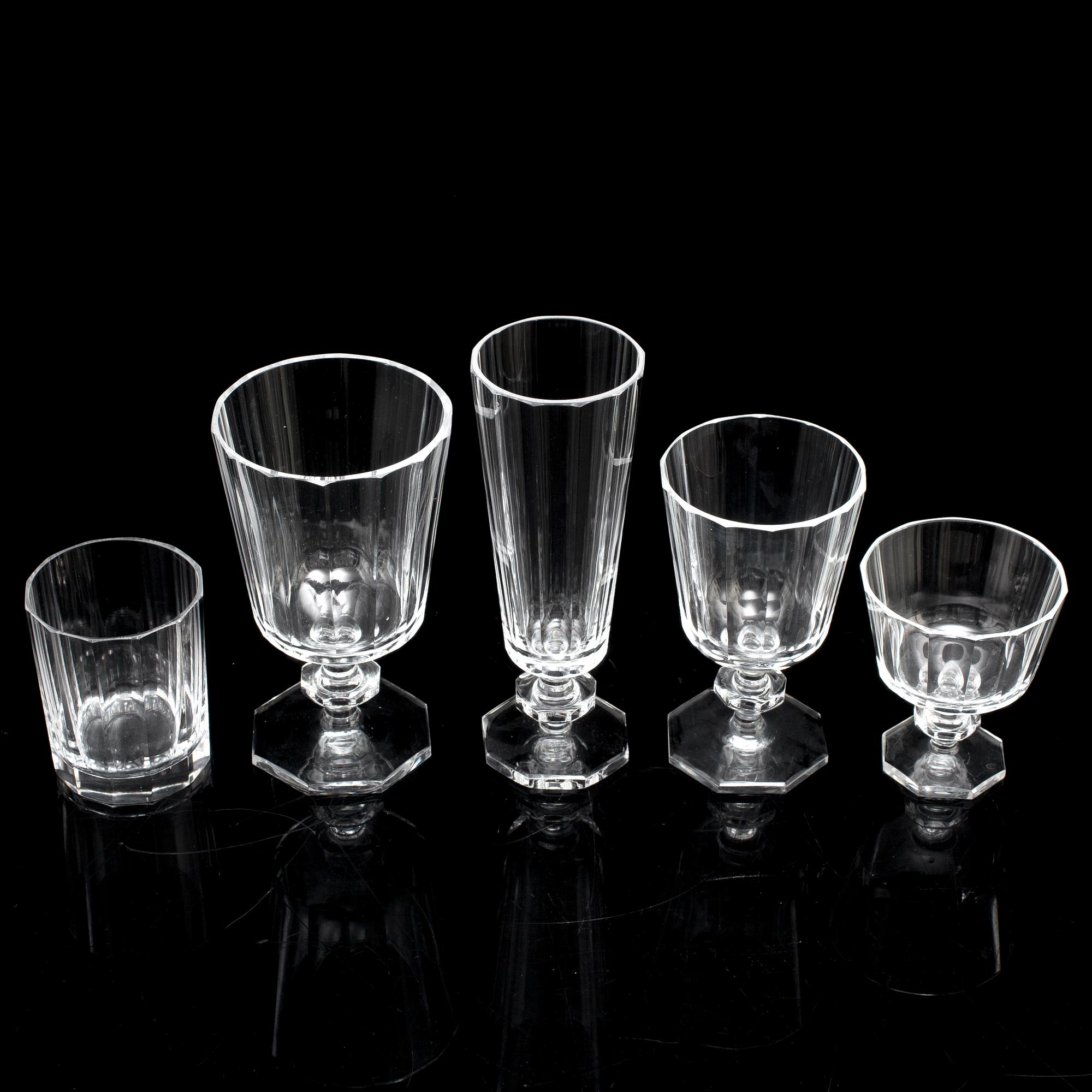 ELIS BERGH, glasservis, 65 delar, "Karlberg", Kosta.